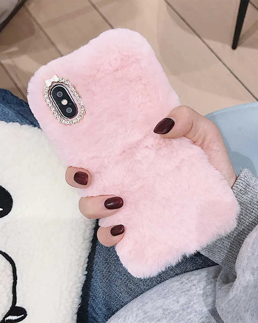 capa-de-celular-pelucia-iphone-fluffy-uebecom-1